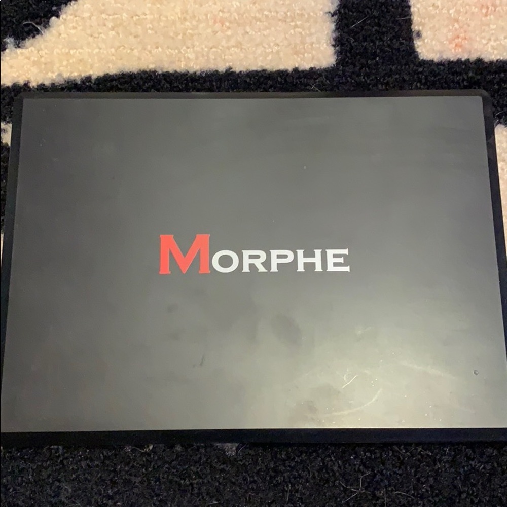 Morphe Fall into Frost 35F eyeshadow palette